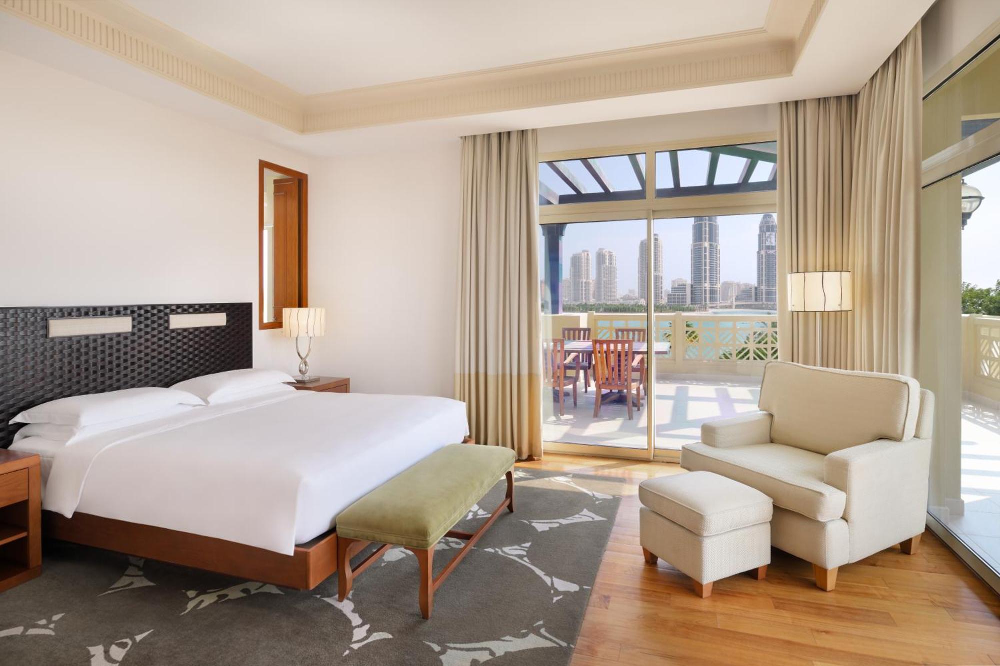 그랜드 하얏트 도하 호텔&빌라 외부 사진 A bedroom at the hotel