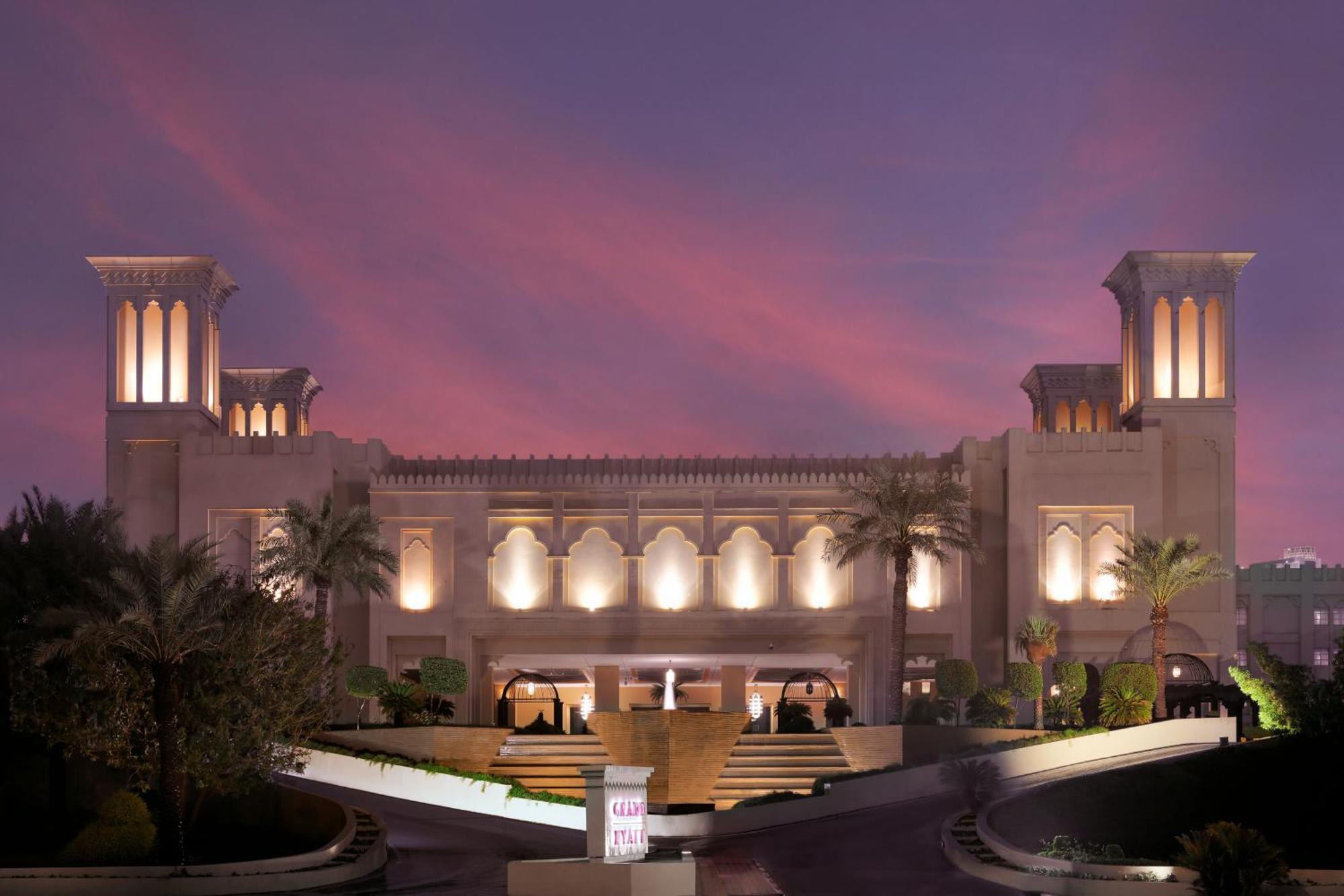 그랜드 하얏트 도하 호텔&빌라 외부 사진 The Ritz-Carlton, Manama