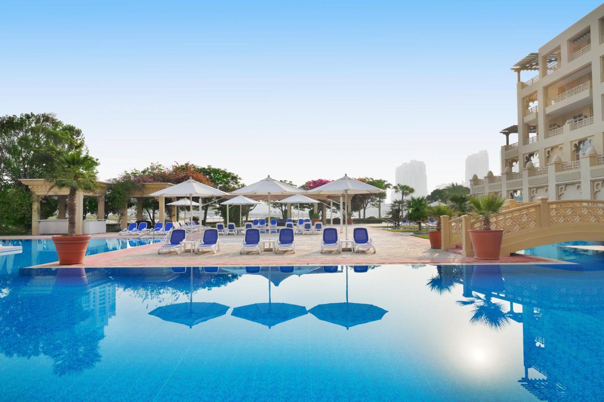 그랜드 하얏트 도하 호텔&빌라 외부 사진 The swimming pool at the Jumeirah Creekside